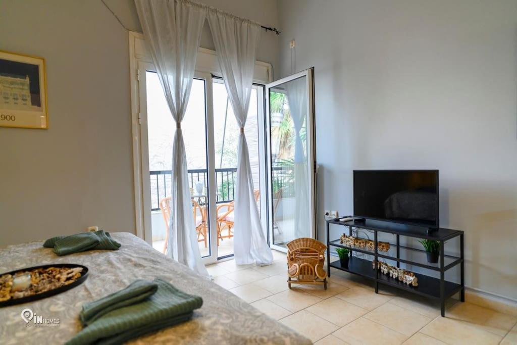 'afrodite' Cozy In Egaleo